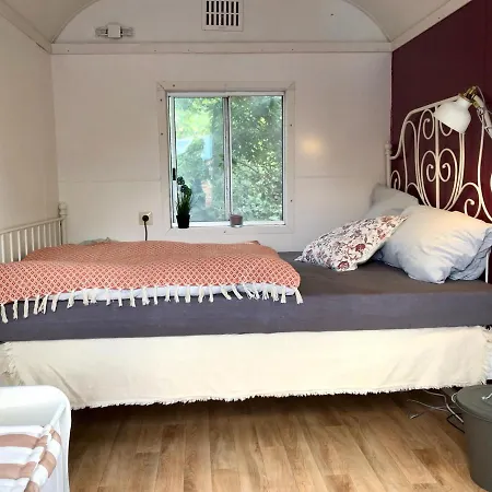 Glamping Gemutlicher Bauwagen Brigitte Insel Poel